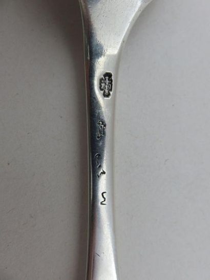 Couvert de table en argent. Modèle uniplat,...