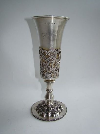 Coupe de Kiddouch en argent. Coupe haute...