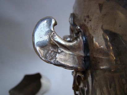 Jardinière de table en argent. Bombée, de...
