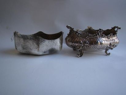 Jardinière de table en argent. Bombée, de...