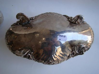 Jardinière de table en argent. Bombée, de...