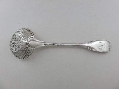 Cuiller saupoudreuse en argent. Modèle à...