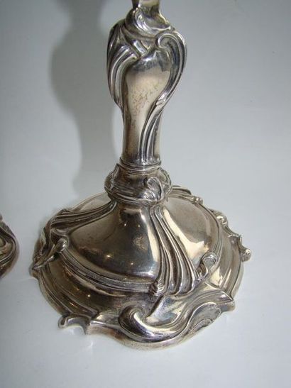 Paire de flambeaux de toilette et leurs bobèches...