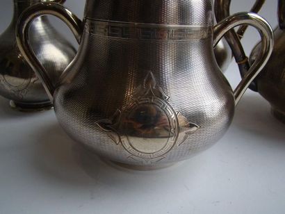Service à thé et à café en argent. Il se...