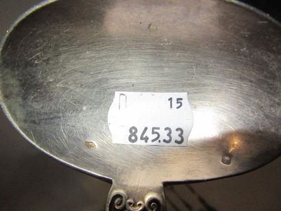 Ménagère en argent. Elle se compose de douze...