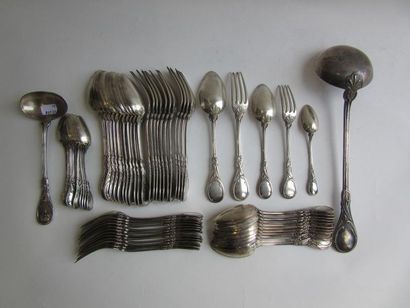 Ménagère en argent. Elle se compose de douze...
