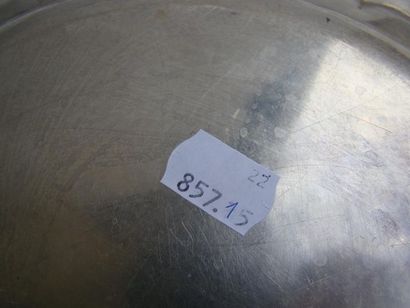 Paire de plats en argent. Modèle circulaire...