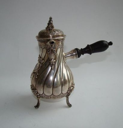Cafetière égoïste en argent. Modèle à godrons...