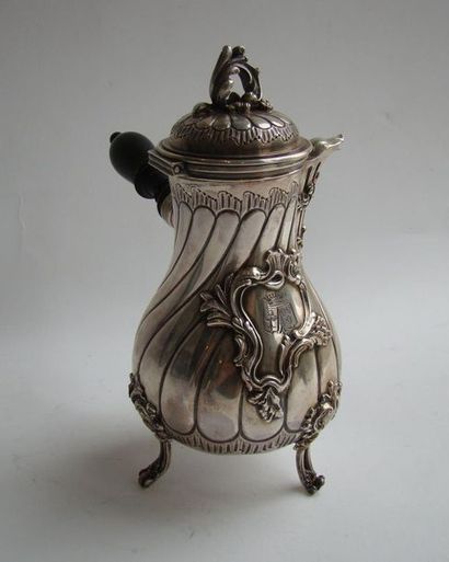 Cafetière égoïste en argent. Modèle à godrons...