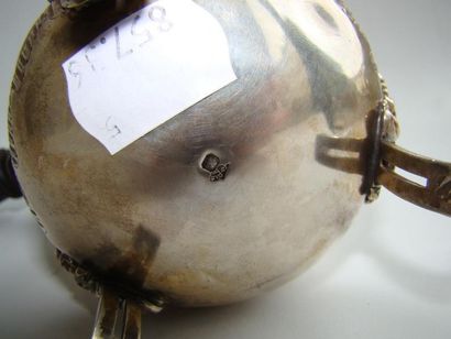 Cafetière égoïste en argent. Modèle à godrons...