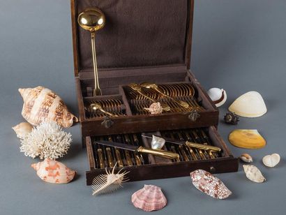 Ménagère (61 pièces) en argent doré. Modèle...