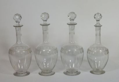 BACCARAT Suite de deux carafes à eau et deux...