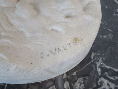 Charles VALTON Groupe en marbre blanc figurant...
