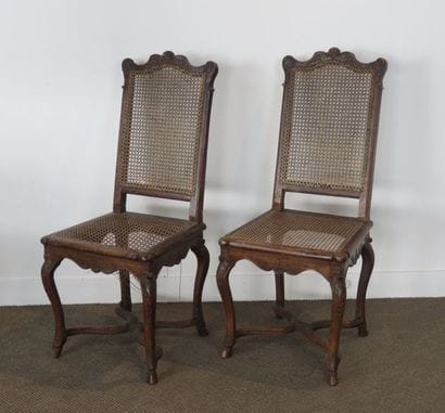 Paire de chaises en merisier et hêtre mouluré...