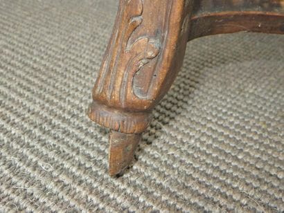Paire de chaises en merisier et hêtre mouluré...