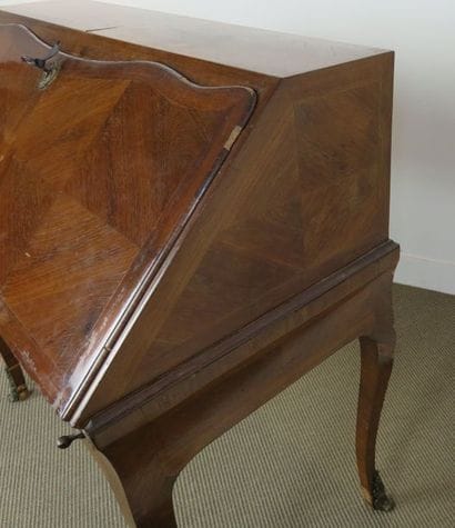 Bureau de pente en placage d’amarante en...