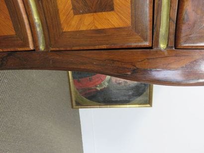 Commode en placage de palissandre en frisage,...