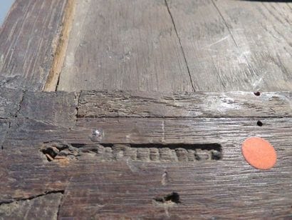 Semainier en placage de bois de rose en frisage,...