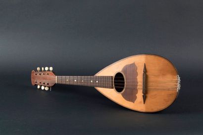 Mandoline portant étiquette manuscrite “Luigi...