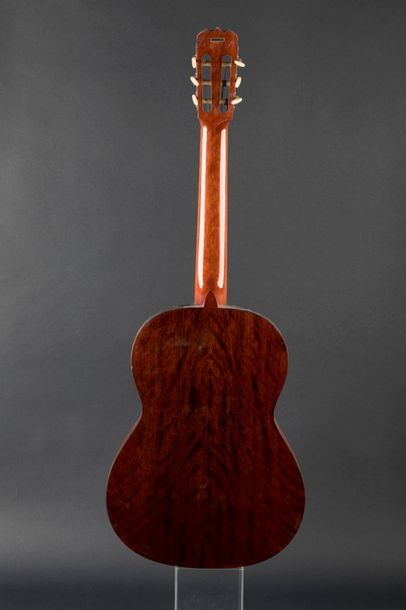 Jolie guitare d’étude de facture Japonaise...