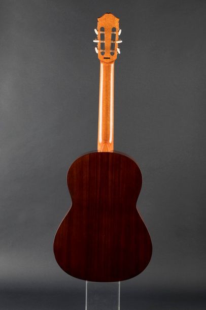 Très Jolie guitare d’étude de facture Japonaise...