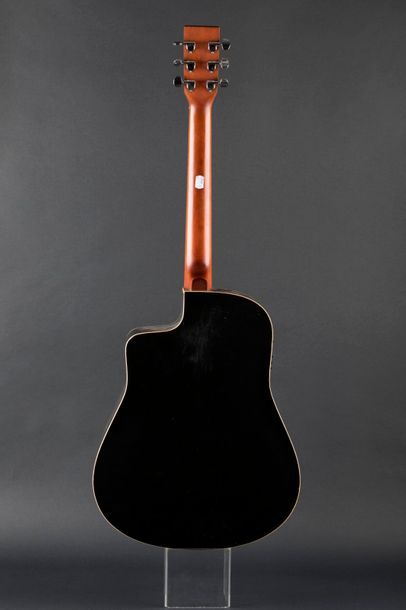 Guitare électroacoustique de fabrication...