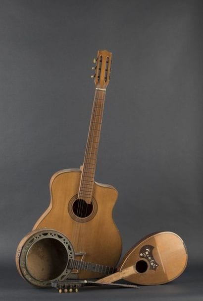 Guitare folk de facture française de Mirecourt...