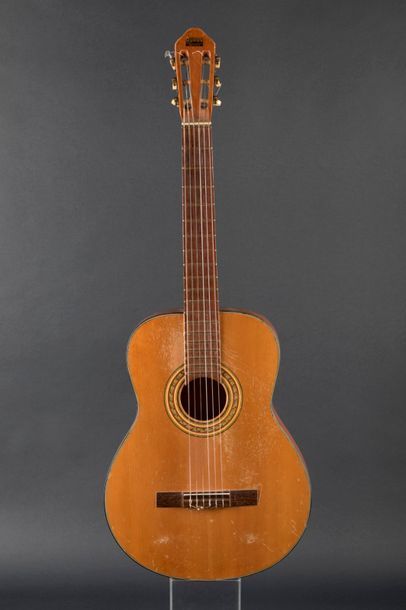 Guitare d’étude, probablement de fabrication...