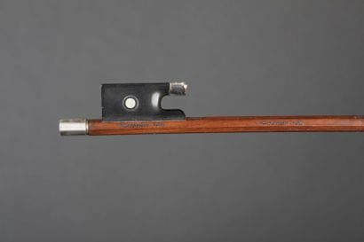Bel archet de violon français de “Victor...