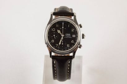 ORIS
Chronographe bracelet, boîtier rond...