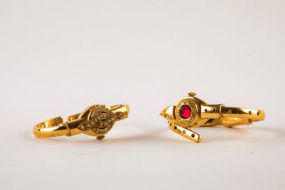 Deux montres fantaisie à fermoir secret en...