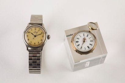 Un lot de deux montres comprenant: une montre...