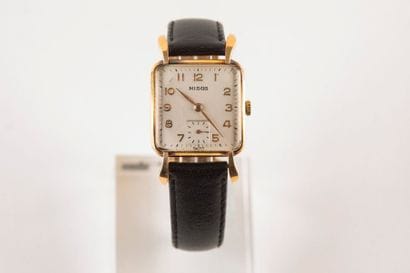 NISUS
n°7129 - Vers 1940/50
Montre bracelet...