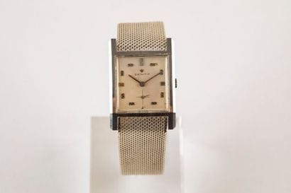 ZENITH
n° 689A352 - Vers 1960 - Belle montre...