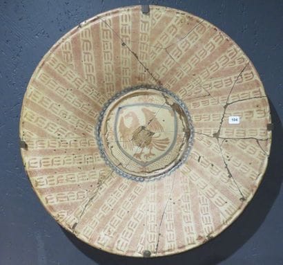 ESPAGNE, MANISES
Grand plat rond décoré au...