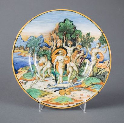 ITALIE, VENISE
Plat rond en faïence à décor...