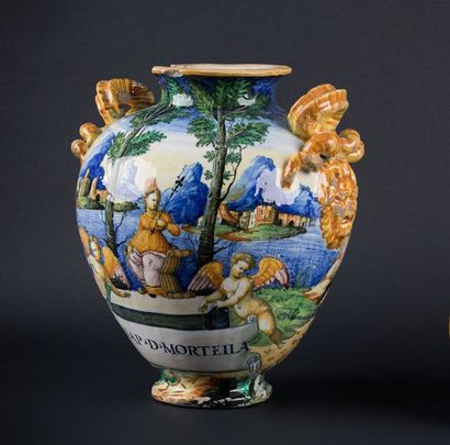 ITALIE, Urbino
Vase de Pharmacie de forme...