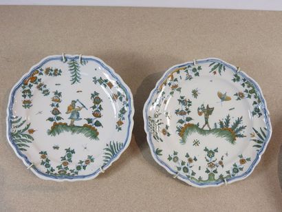 MOUSTIERS ou LYON
Deux assiettes formant...