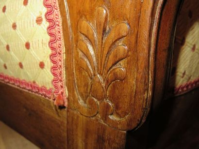 PAIRE DE FAUTEUILS en acajou et placage d'acajou,...