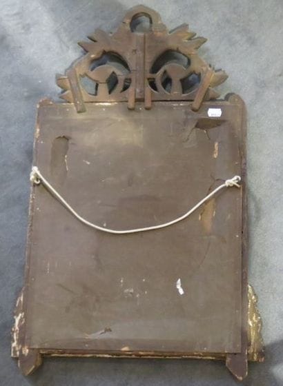 MIROIR rectangulaire en bois mouluré, sculpté...