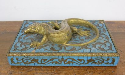 PRESSE-PAPIER: Lézard en bronze ciselé sur...
