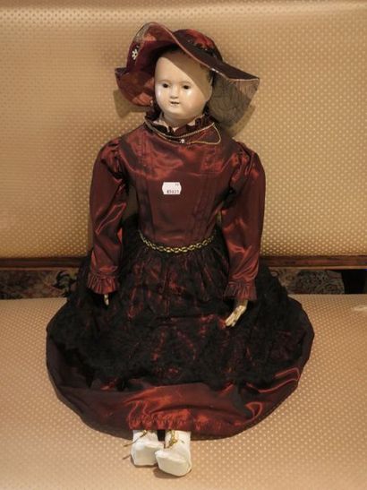 POUPEE PAULINE, corps en peau (petites réparations...