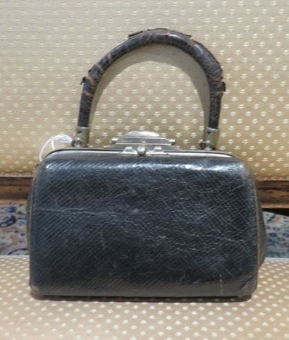 PETIT SAC DE VOYAGE pour PAULINE en cuir...