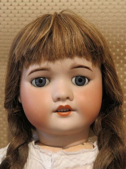 POUPEE SFBJ 60. Paris, T. 9, yeux verre Perruque...