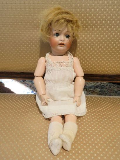 POUPEE CARACTERE JDK, moule 260, yeux dormeurs...