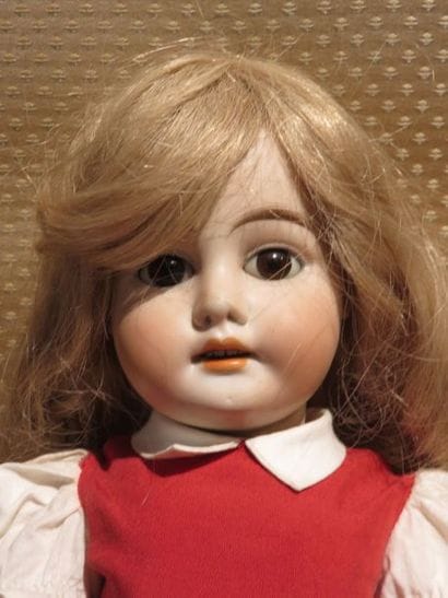 GDK
SOLEIL4427 Poupée tête porcelaine, yeux...