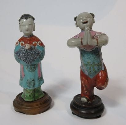 CHINE
Deux statuettes d'enfant debout en...