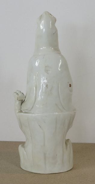 CHINE
Statuette de Kwan Yin avec enfant en...