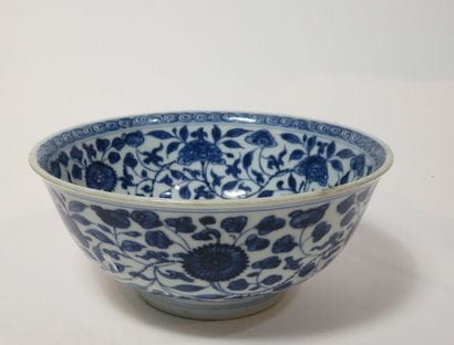 CHINE
Bol en porcelaine bleu blanc à décor...