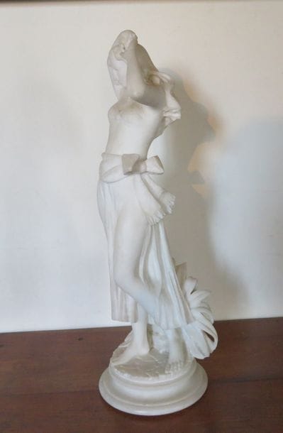 VICHI
Danseuse orientale Sculpture en albâtre,...
